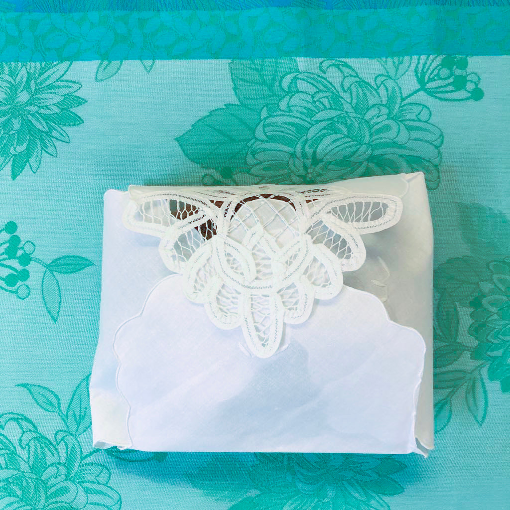 Hot Roll Cover / Bread Wrap - Battenburg Lace