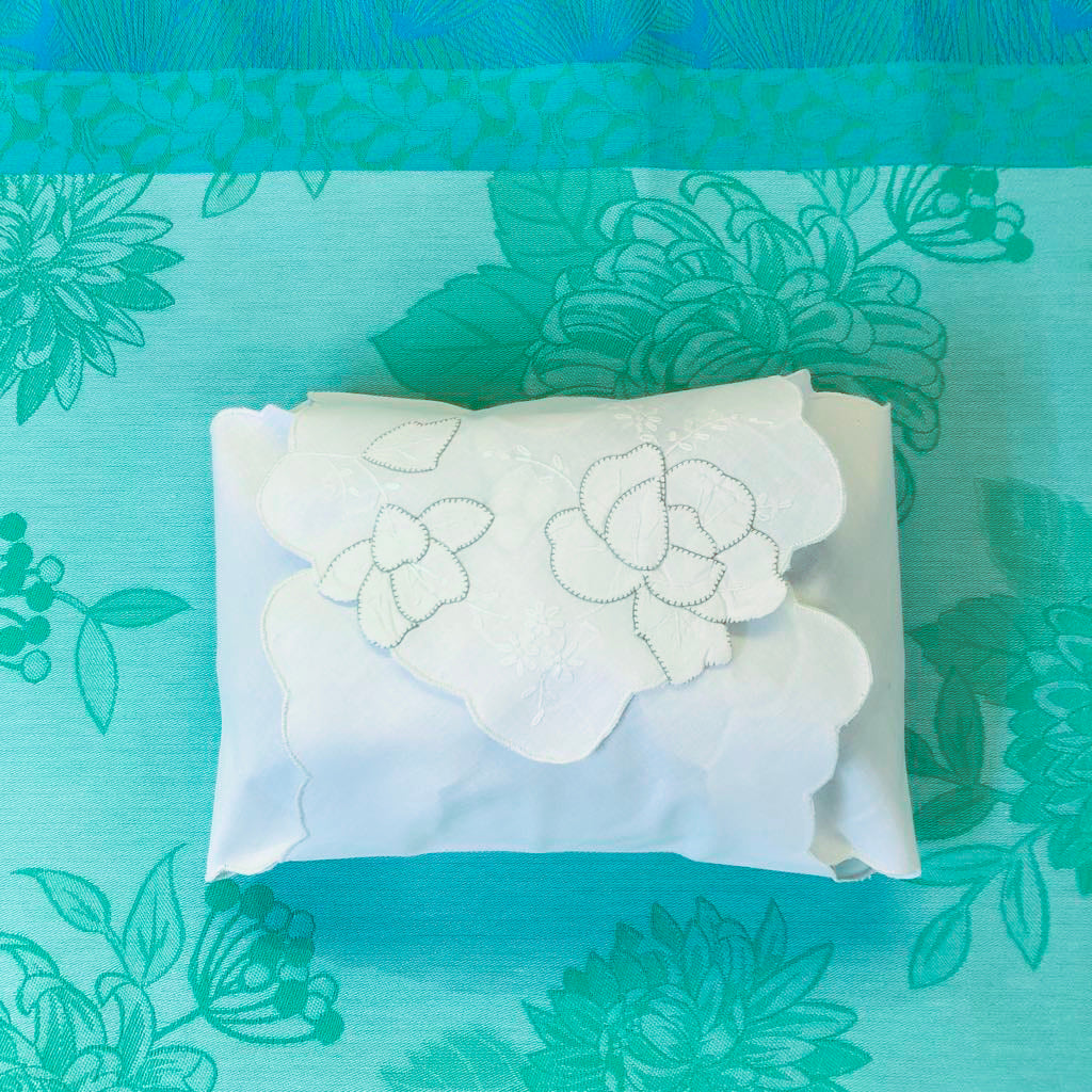 Hot Roll Cover / Bread Wrap - White Flowers