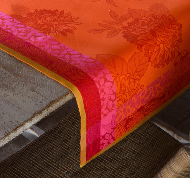 Le Jacquard Francais Tablecloth "Parfums de Bagatelle" Nasturtium