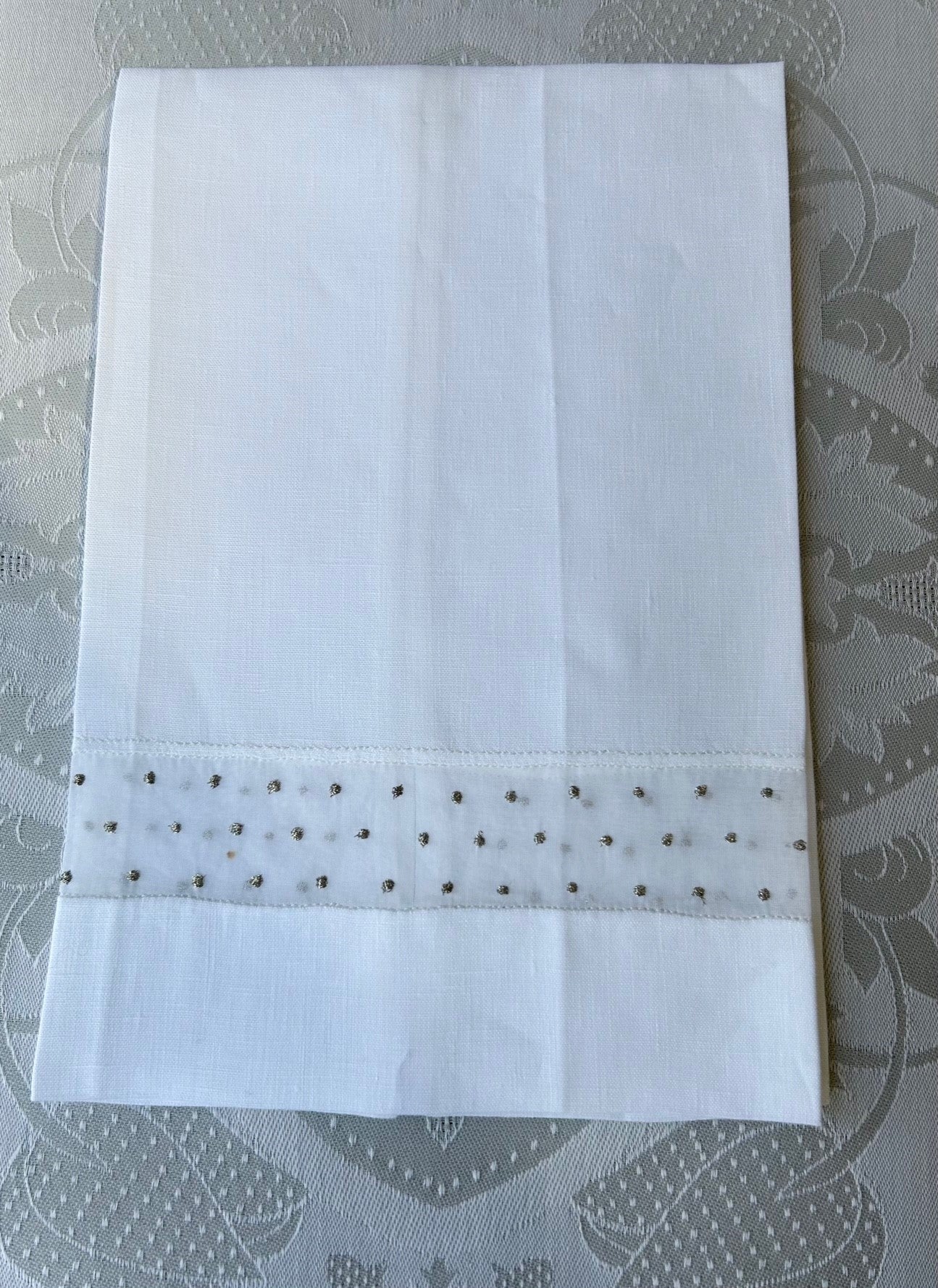 Madeira Embroidered Holiday Guest Towels