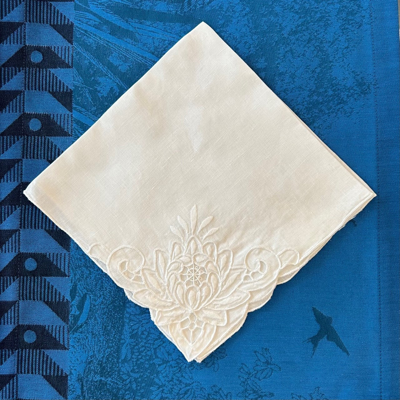 100% Linen Napkins - Chrysanthemum Flower