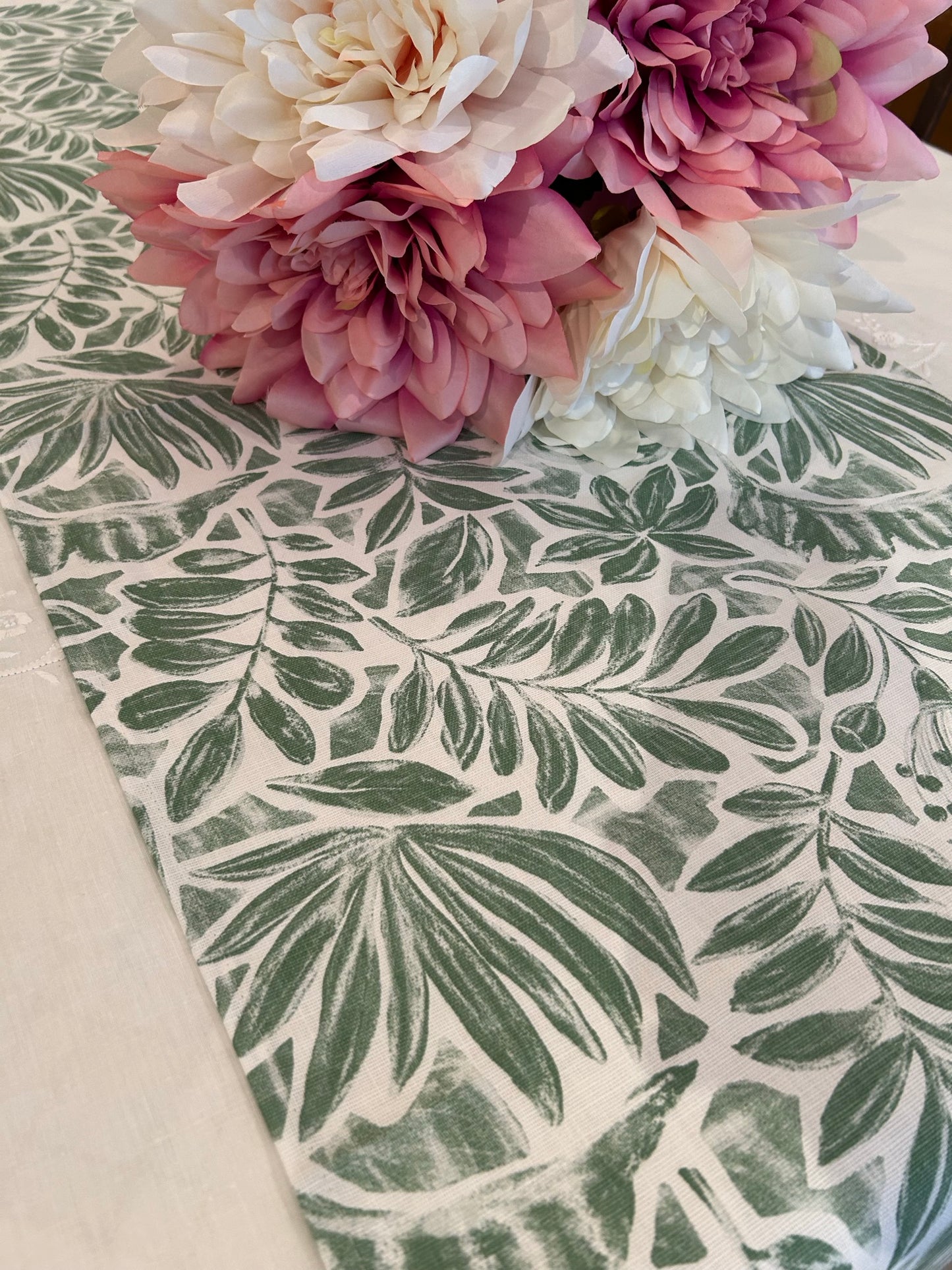 L'Ensoleillade Cotton Table Runner: "Cornelia"