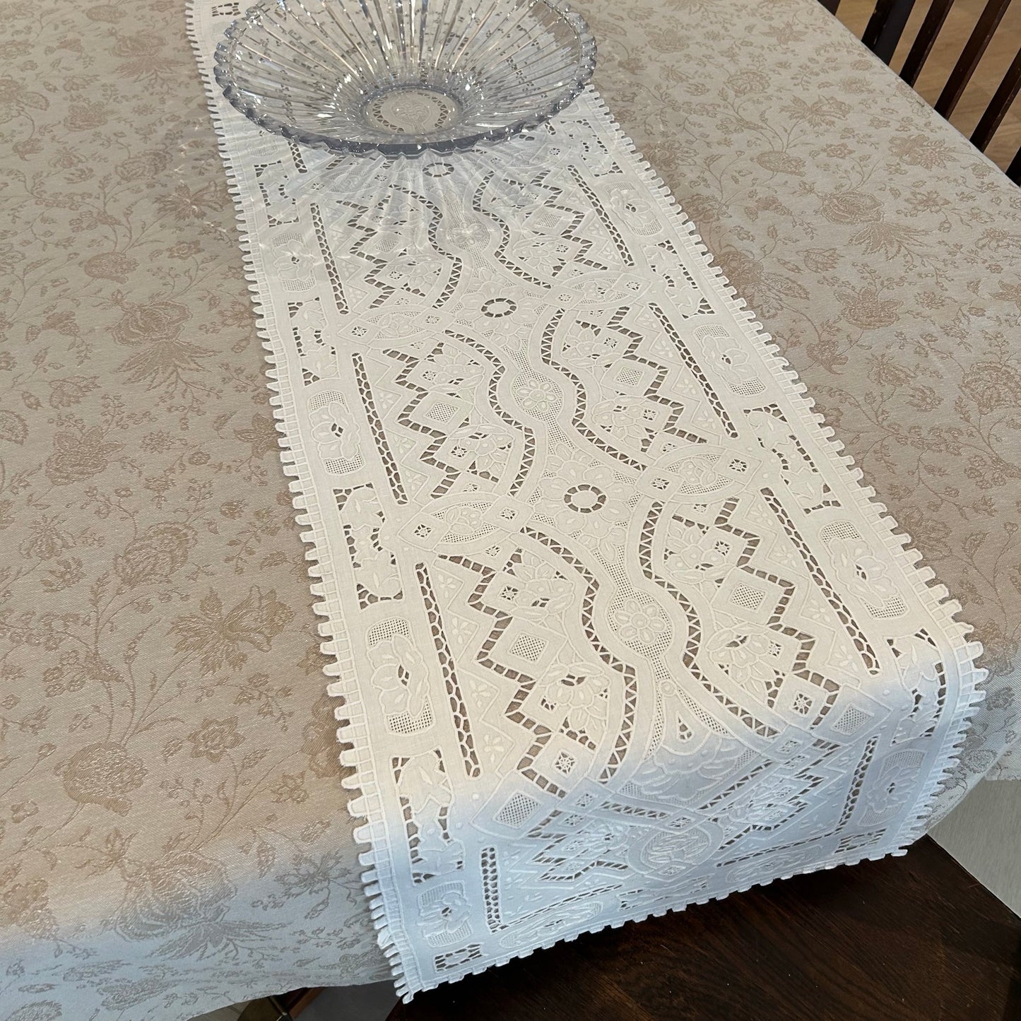 Flywheel Linen Runner - White