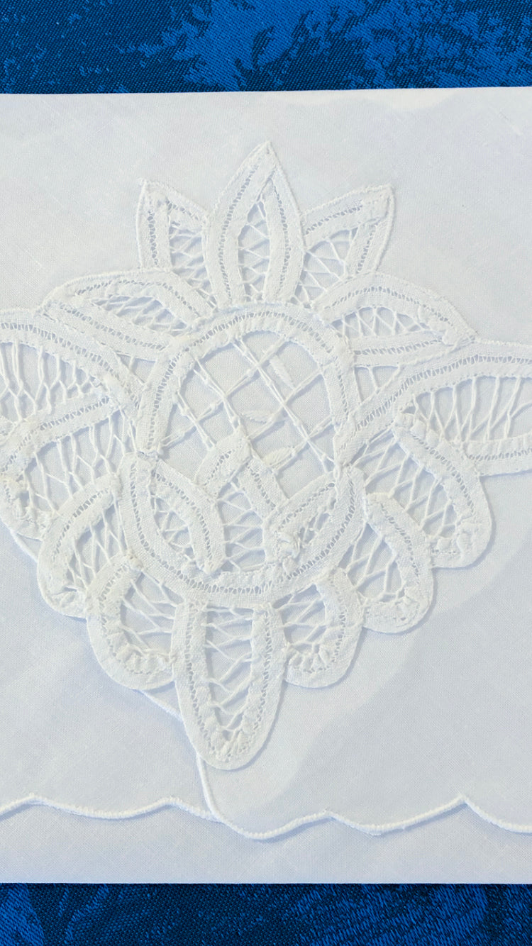 Hot Roll Cover / Bread Wrap - Battenburg Lace