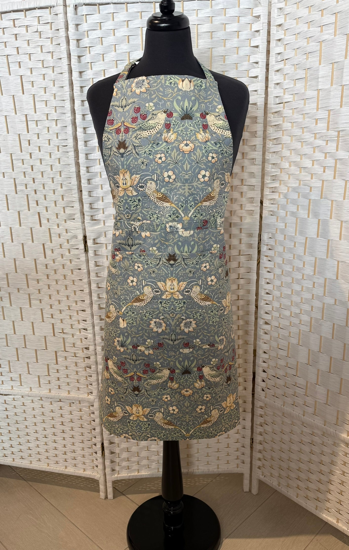 Apron (Cotton) "William Morris Strawberry Thief" Blue