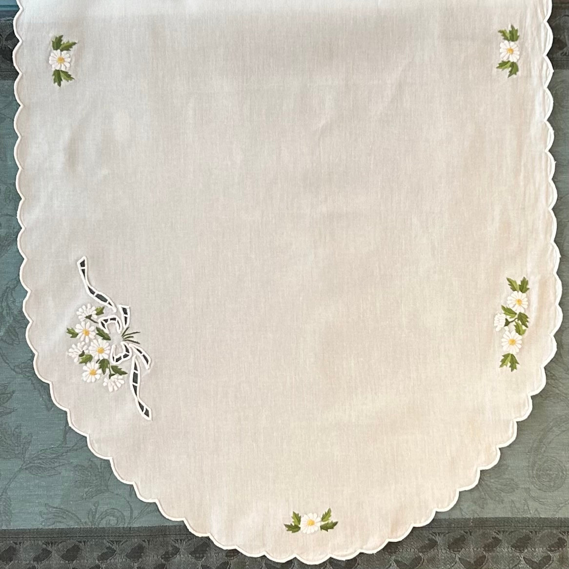 Clearance! Linen/Cotton Embroidered Runners - "Scalloped Daisies"