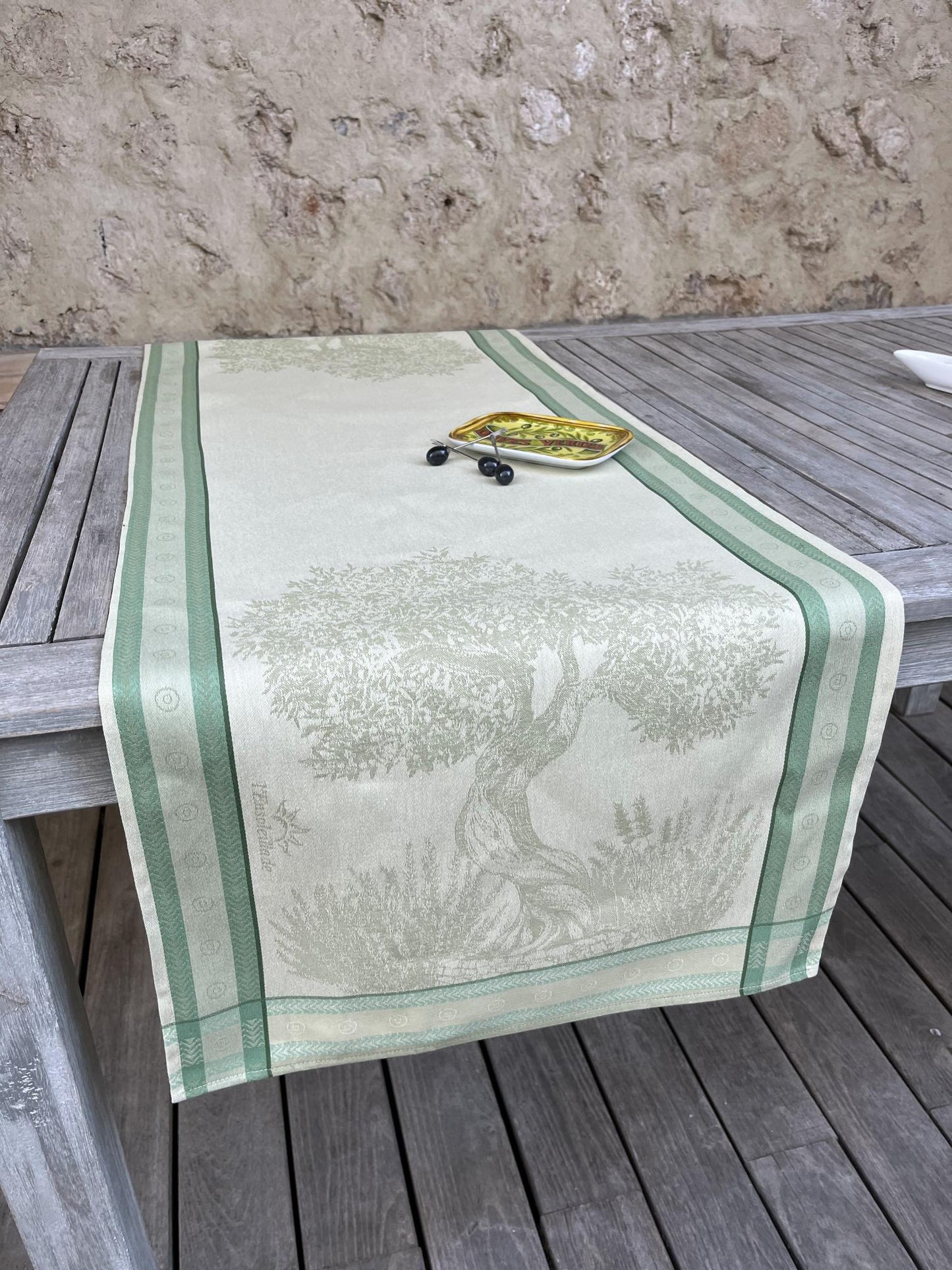 L'Ensoleillade Jacquard Table Runner: "Olivier Millénaire"