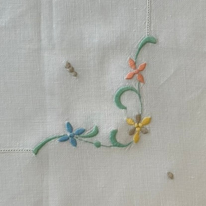 Estate/Vintage Linen Tablecloth With Multicoloured Floral Embroidery