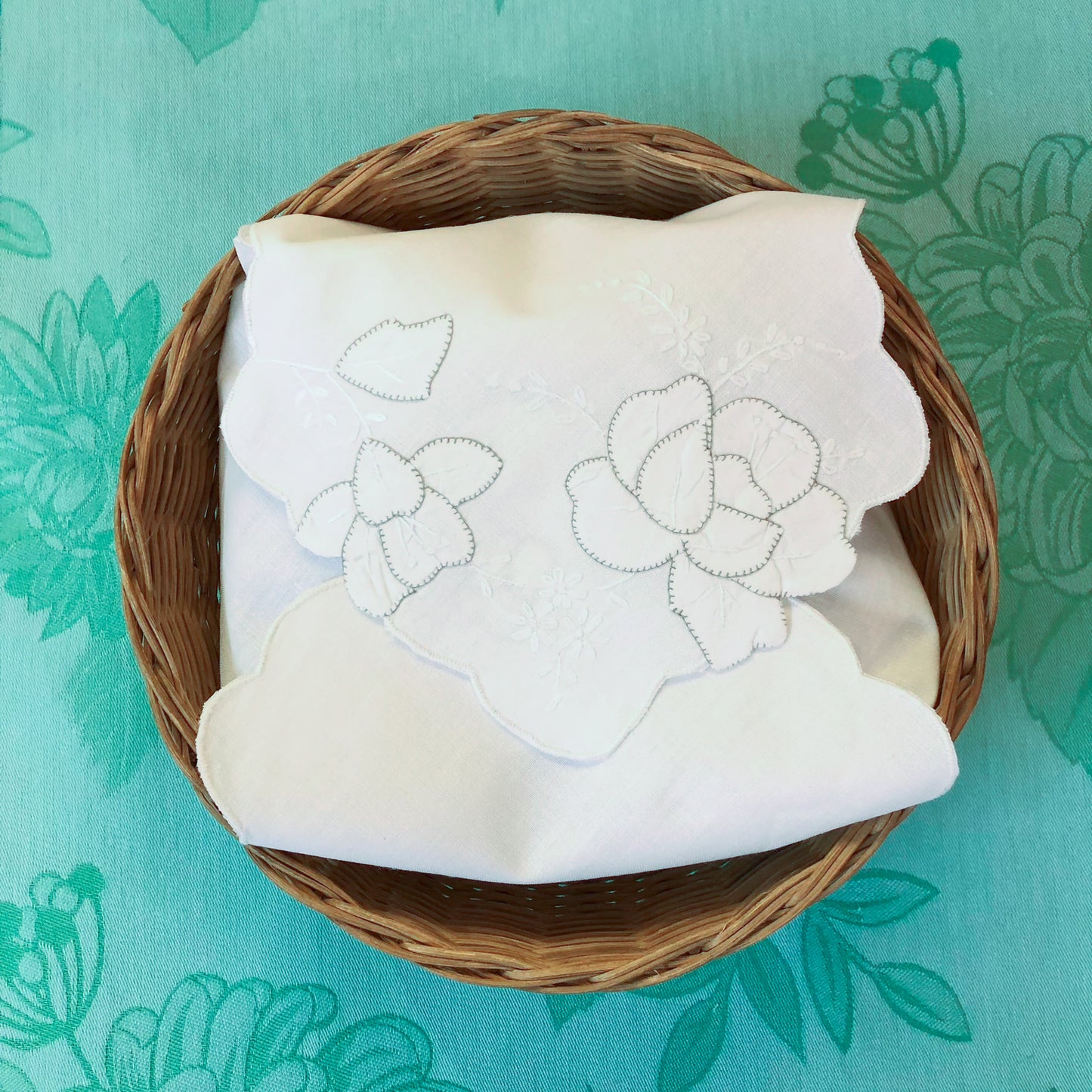 Hot Roll Cover / Bread Wrap - White Flowers