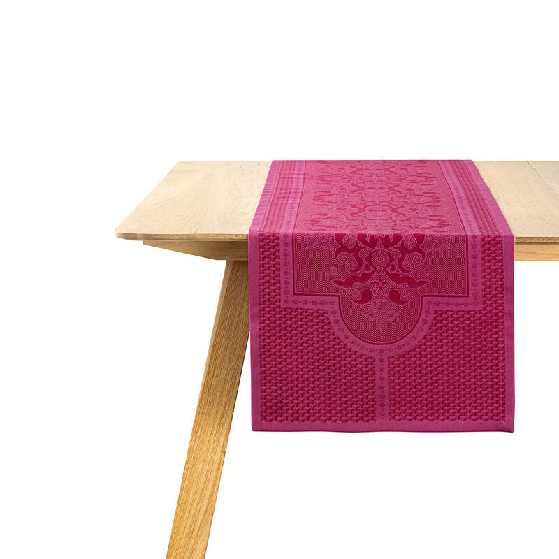Le Jacquard Francais Table Runner "Palais Venetien" Pink