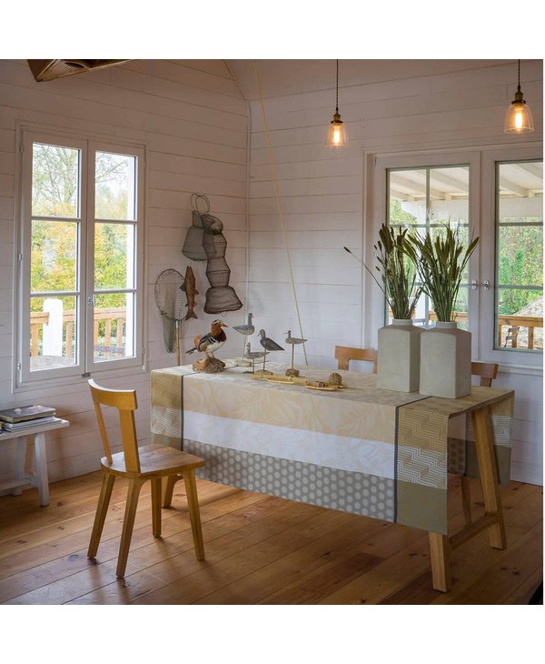 Le Jacquard Francais Tablecloth "Nature Urbaine" Beige