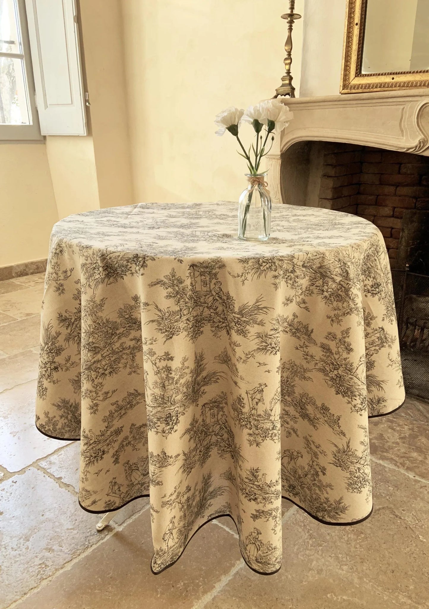 L'Ensoleillade Tablecloth: "Petit Trianon" Black