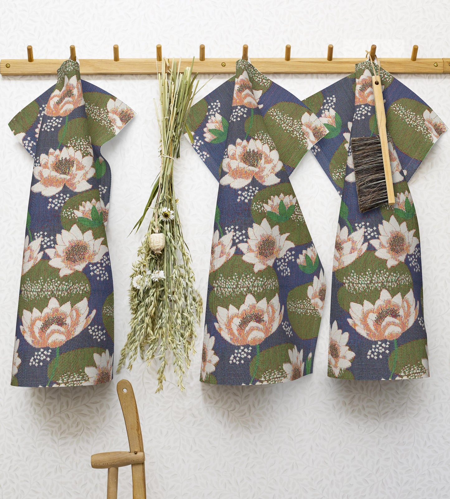 Ekelund Tea Towel: "Nackrosor"