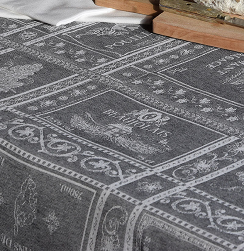 L'Ensoleillade Jacquard Tablecloth: "Bar a Vin"