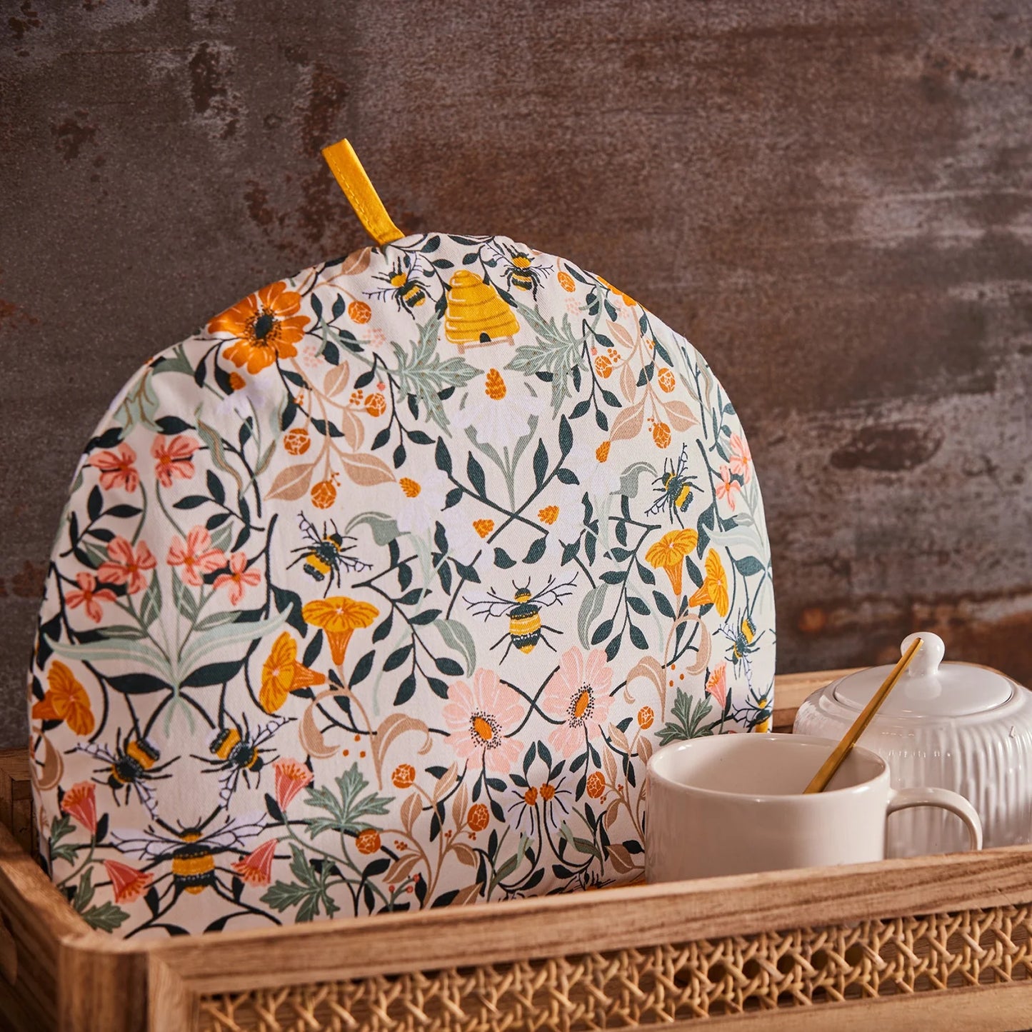 Tea Cosy - Bee Bloom