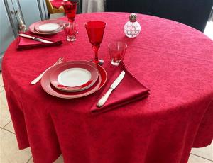 L'Ensoleillade Acrylic Coated Jacquard Tablecloth "Daya": Red