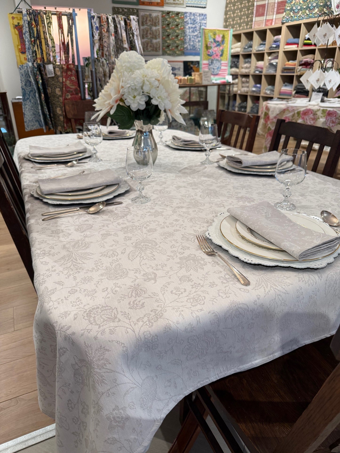 L'Ensoleillade Jacquard Tablecloth "Daya": White
