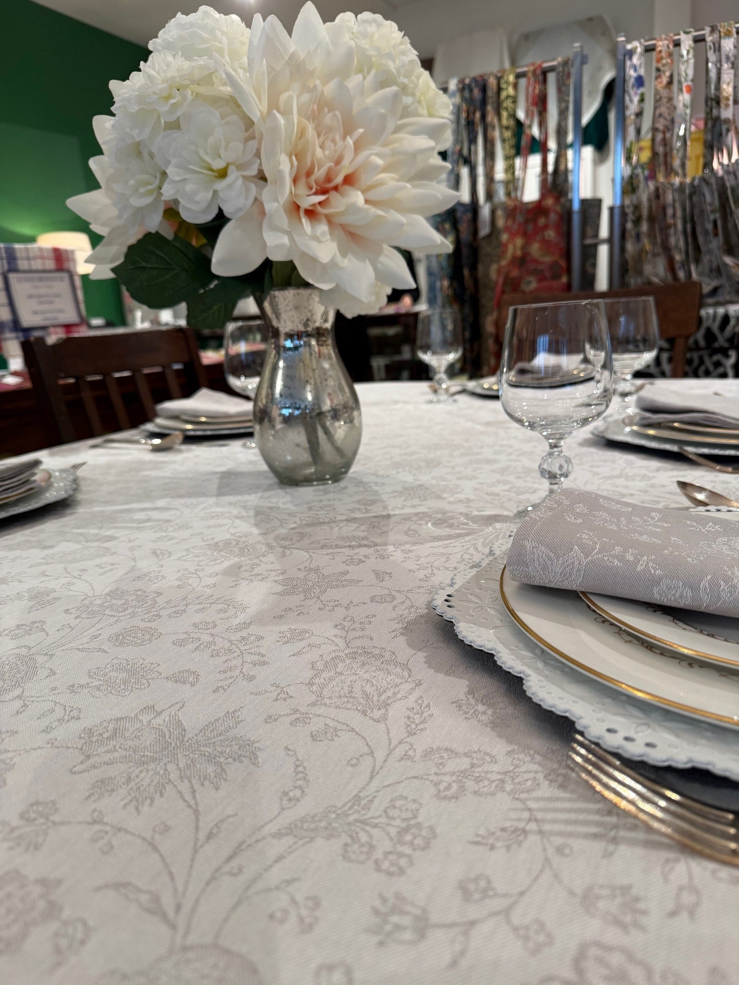 L'Ensoleillade Jacquard Tablecloth "Daya": White