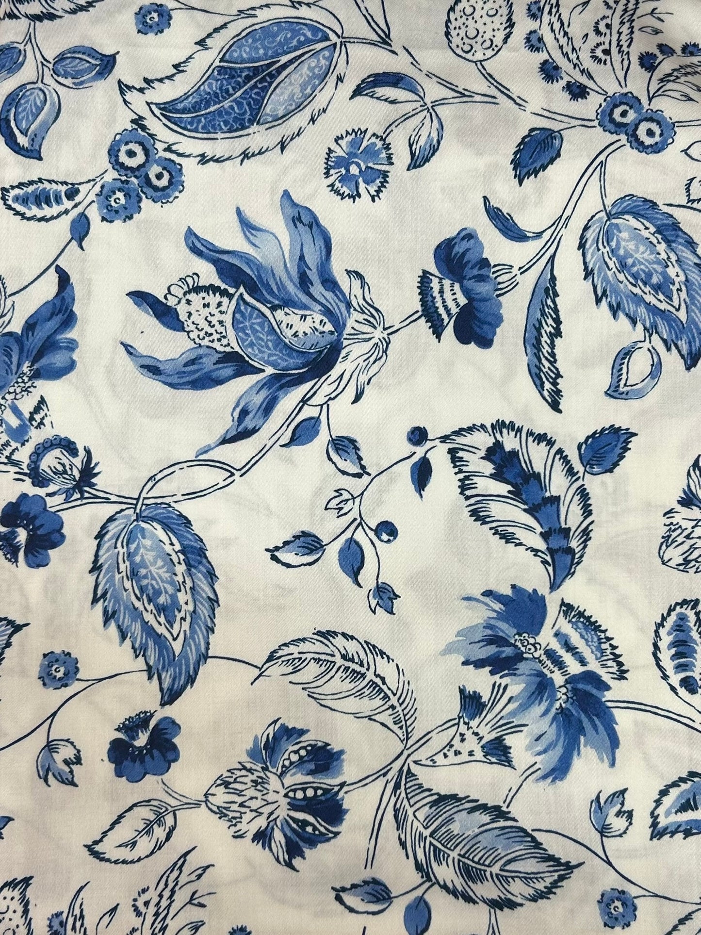 Clearance! Cotton Sateen Tablecloth: "Loren Light"