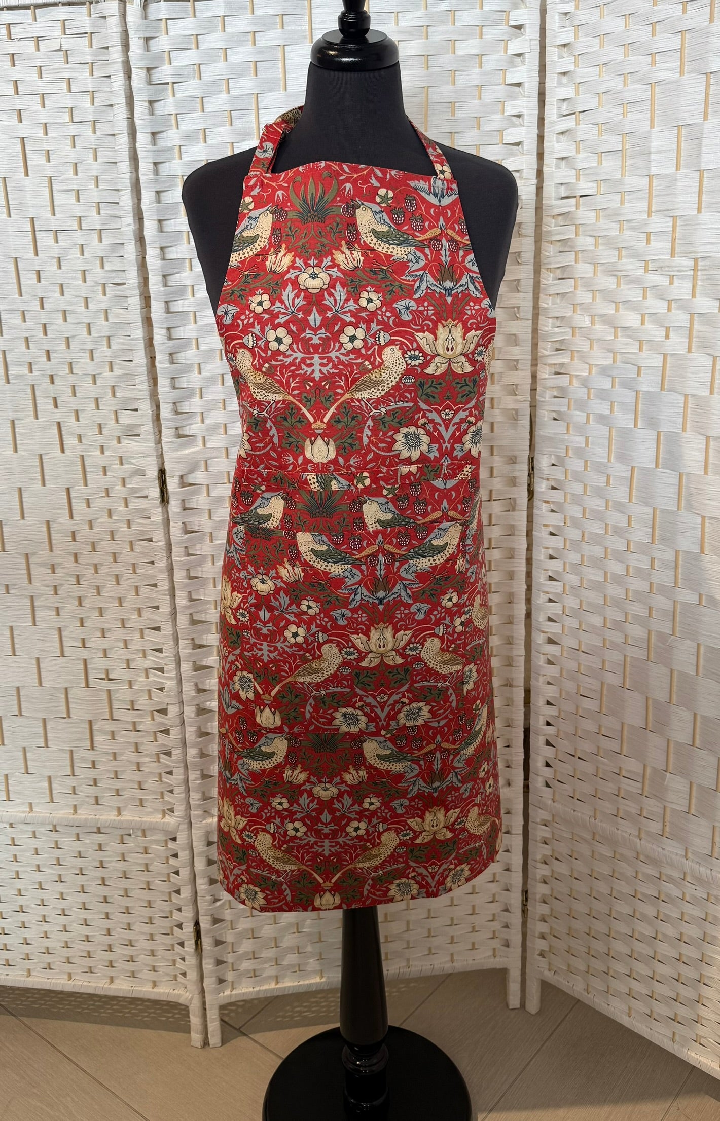 Apron (Cotton) "William Morris Strawberry Thief" Red