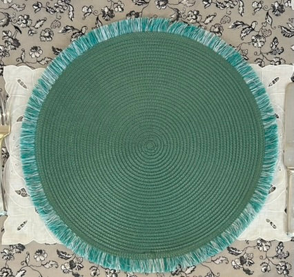 Clearance! Round Outdoor Placemats Green