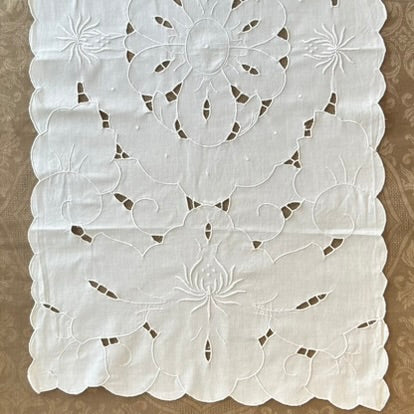 Estate/Vintage Cotton Runner - Richelieu Lace