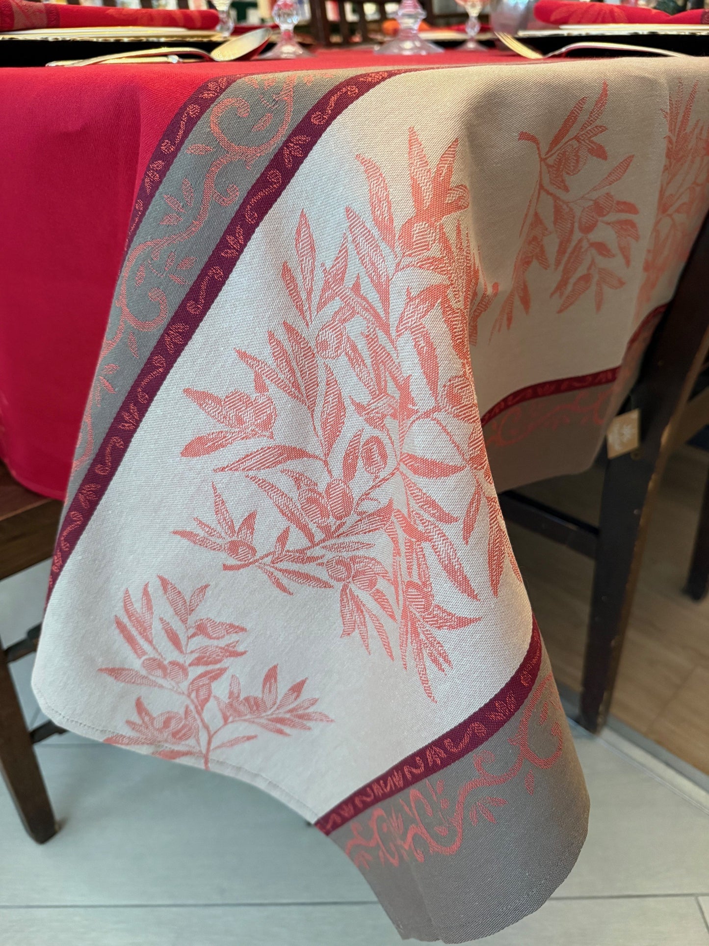 L'Ensoleillade Jacquard Tablecloth: "Olive"