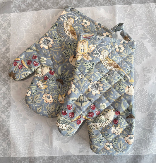 Oven Mitt William Morris "Strawberry Thief" Blue