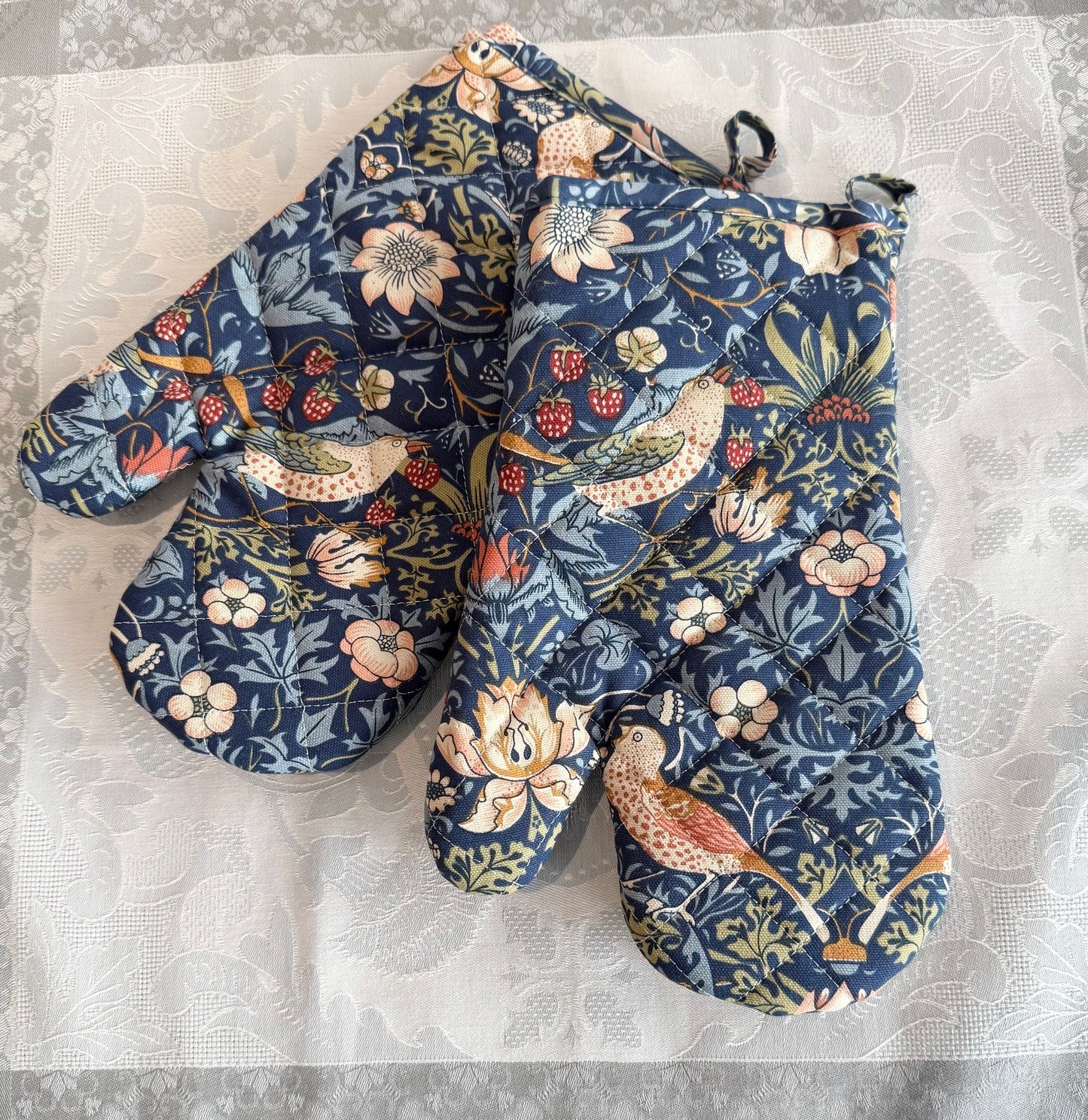 Oven Mitt William Morris "Strawberry Thief" Indigo