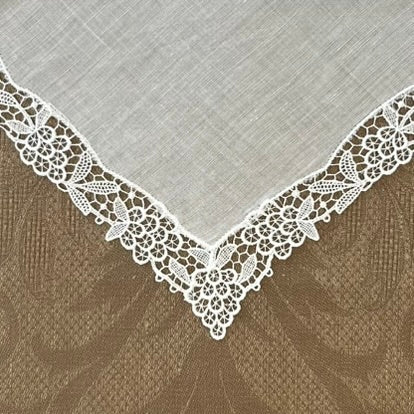 Estate/Vintage Ladies Handkerchief - Linen With Lace Edge