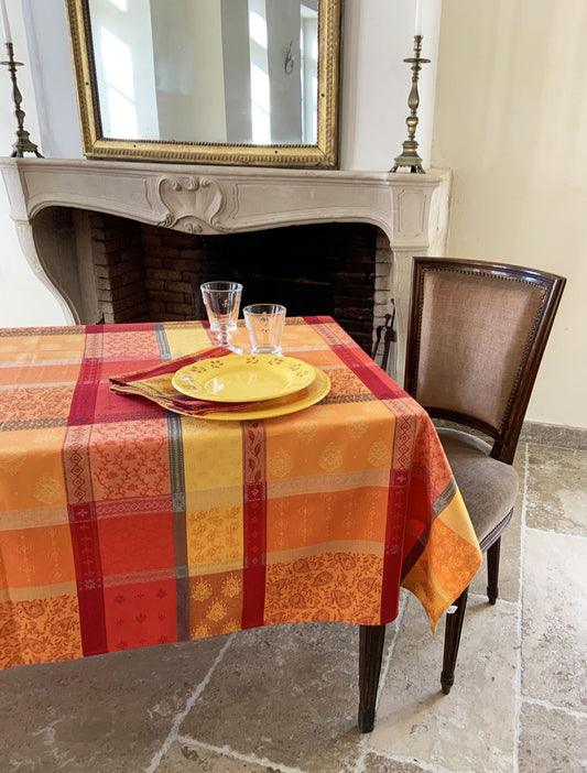 L'Ensoleillade Jacquard Tablecloth: "Valescure" Red