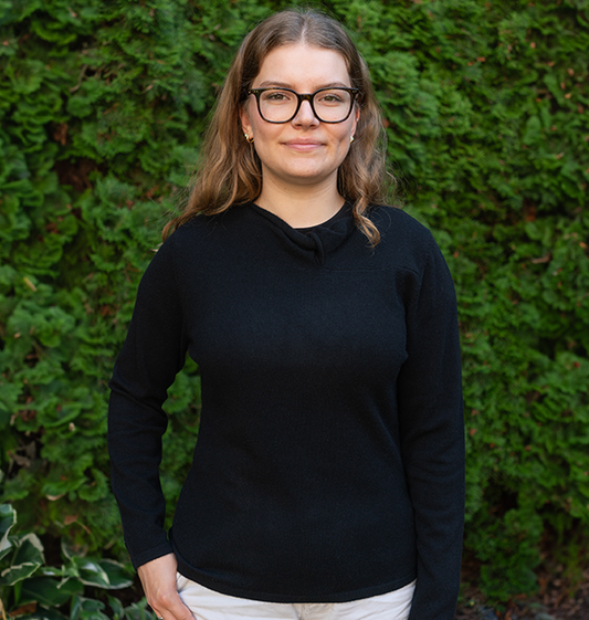 Women's Twisted Neckline Cashmere Sweater