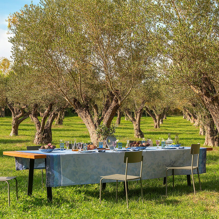 Le Jacquard Français Tablecloth "Instant Bucolique" Blue