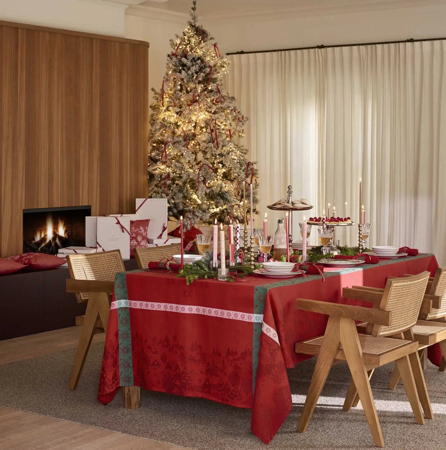 Le Jacquard Français Tablecloth "Sous Les Etoiles" Red