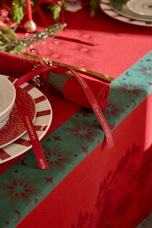 Le Jacquard Français Tablecloth "Sous Les Etoiles" Red