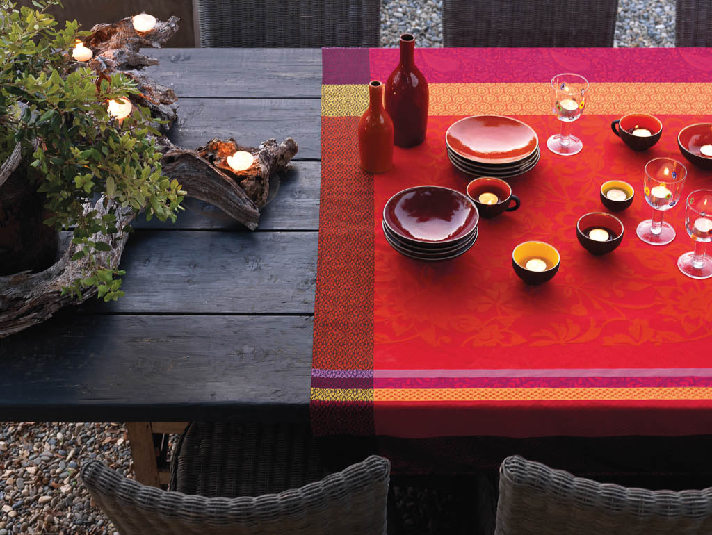 Le Jacquard Francais Tablecloth "Provence" Strawberry