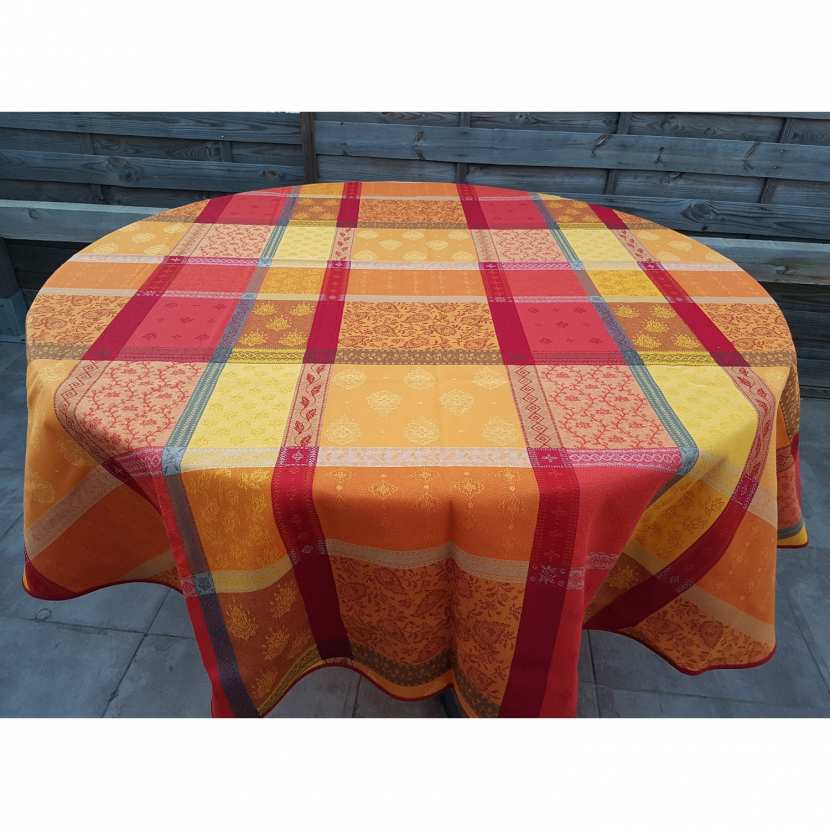 L'Ensoleillade Jacquard Tablecloth: "Valescure" Red