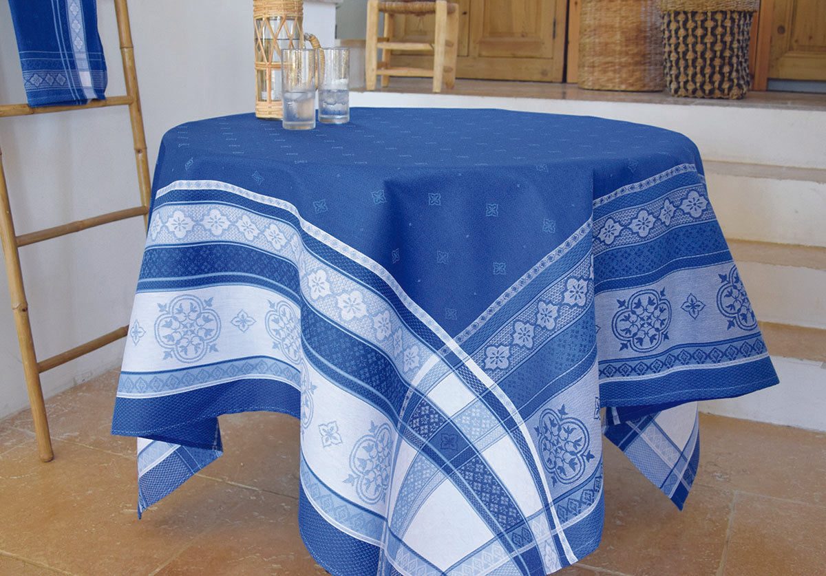 L'Ensoleillade Jacquard Tablecloth: "Callas"